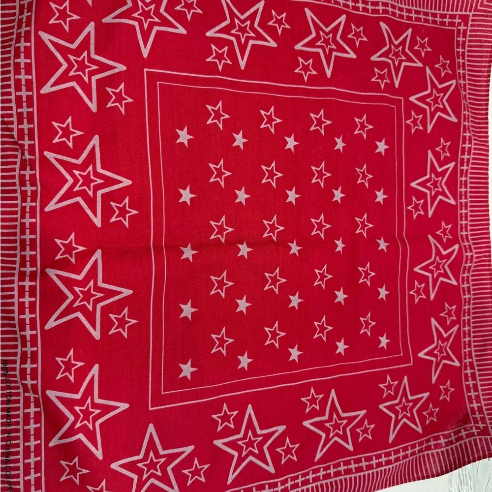 ⭐ Preloved Red Star Print Cotton Bandana – Classic Americana Charm ⭐